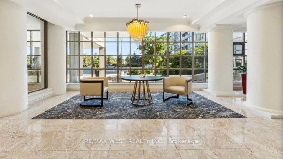 #1408 - 7 Townsgate Drive