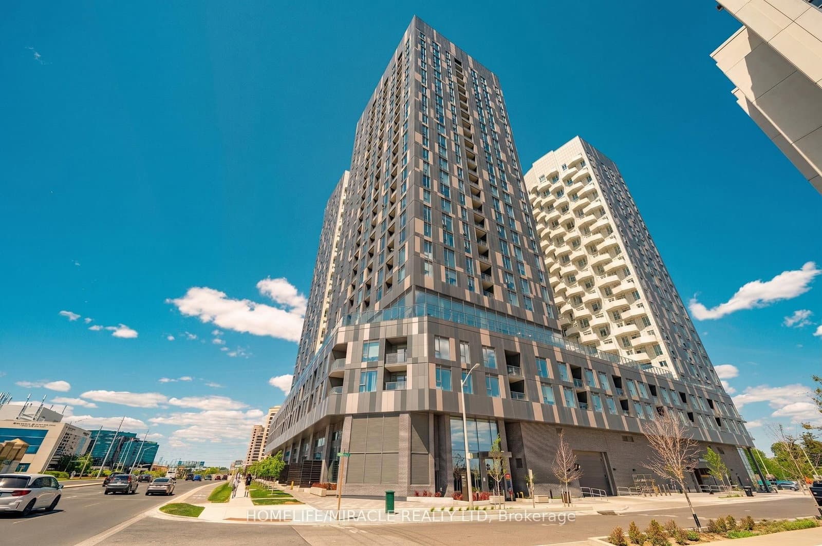 10 Abeja Street, Unit 813