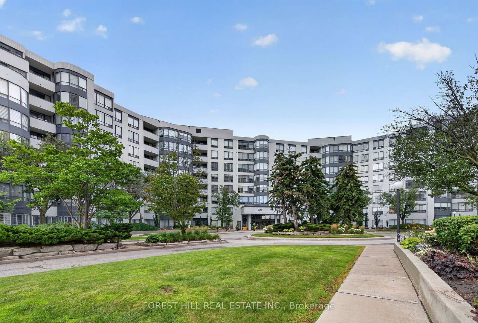 #301 - 333 Clark Avenue W