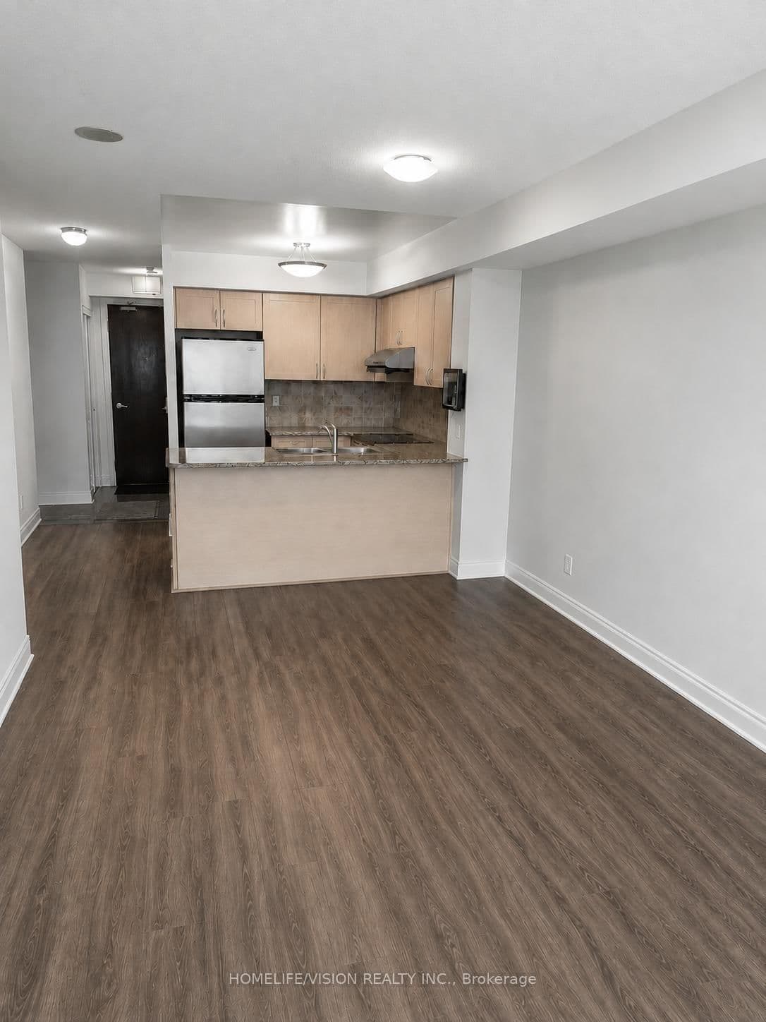 #604 - 7 N Park Road