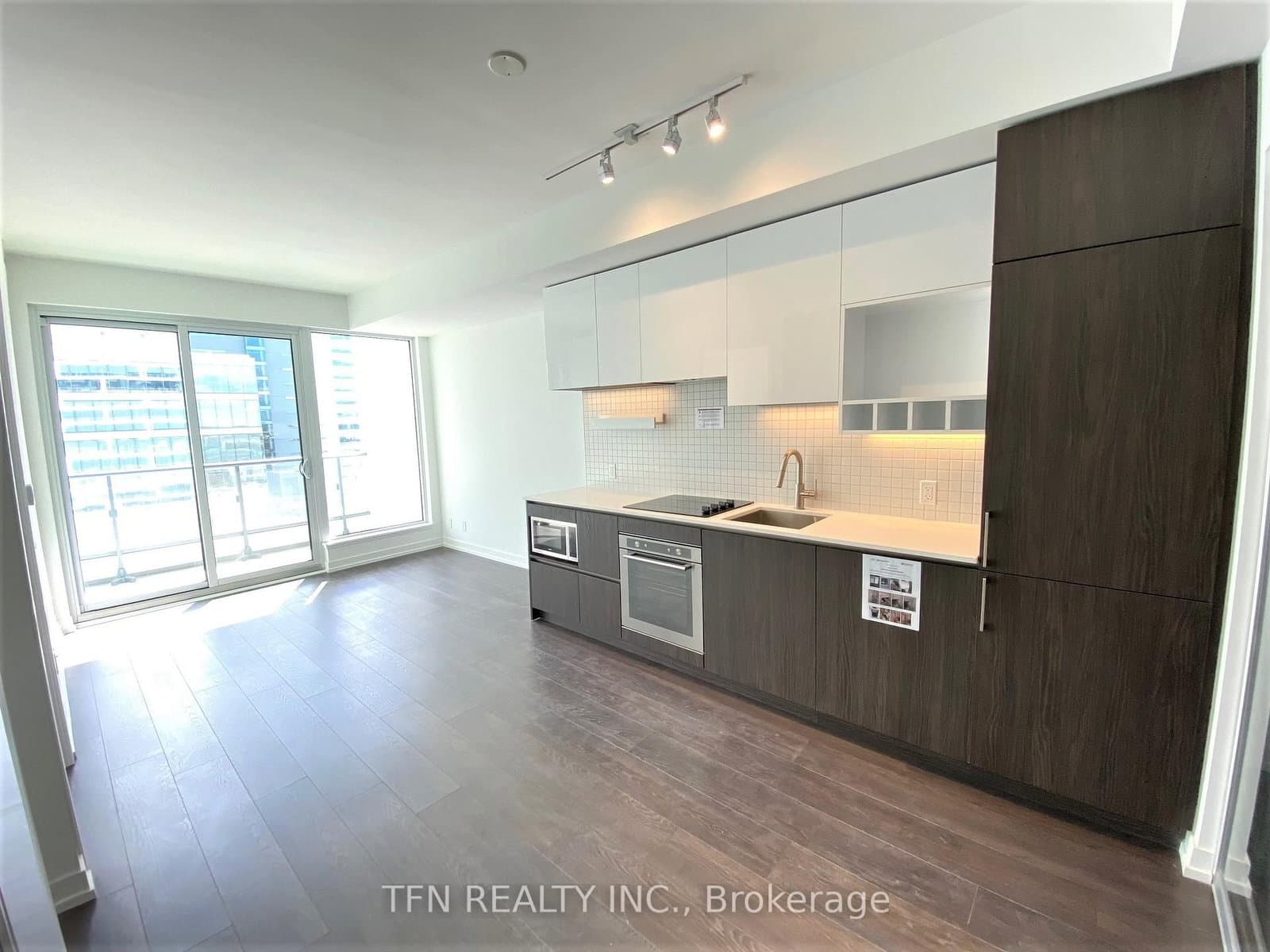 5 Buttermill Avenue, Unit 1006
