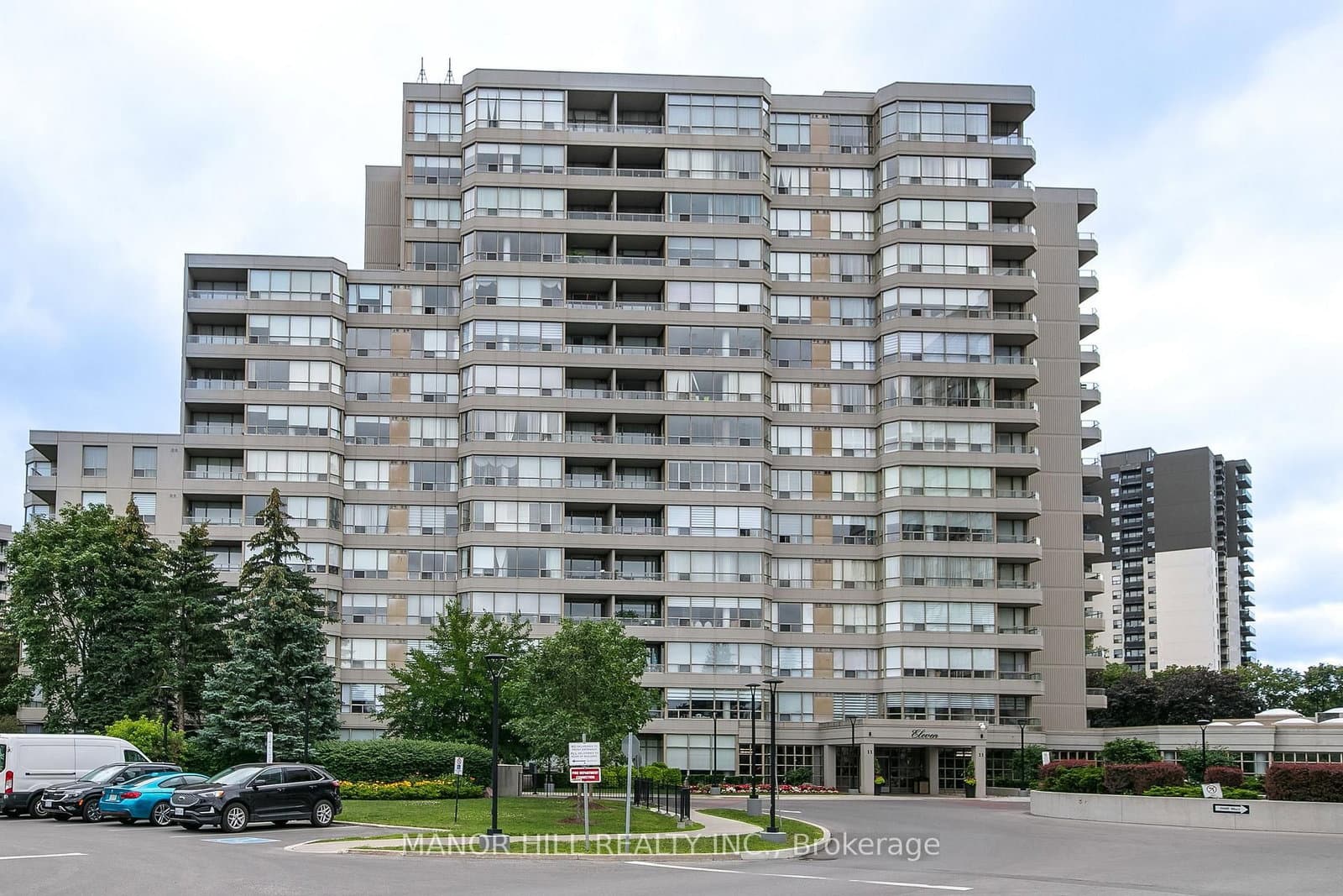 #814 - 11 Townsgate Drive