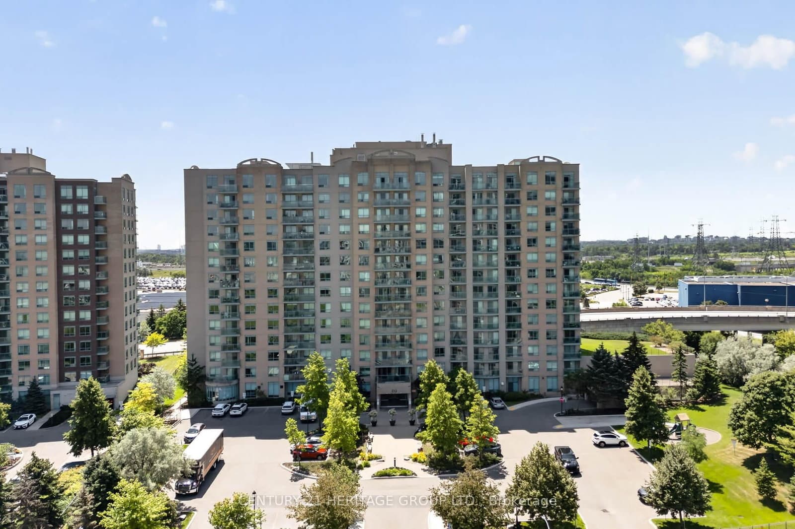 #1017 - 39 Oneida Crescent