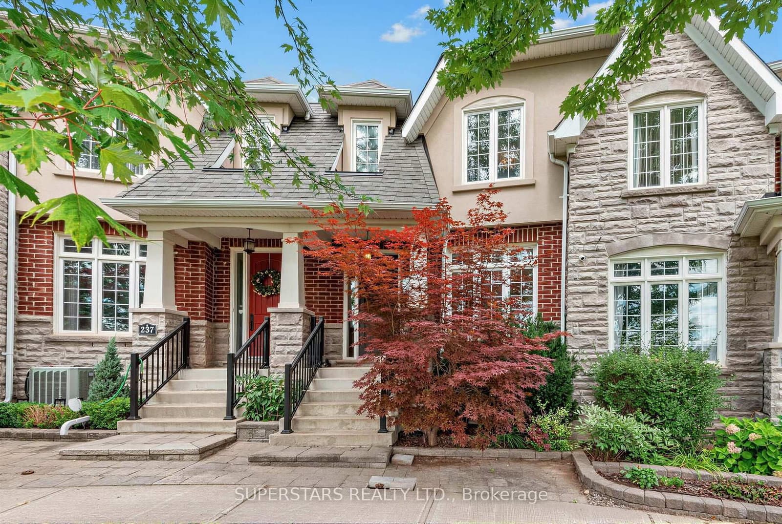 239 Angus Glen Boulevard