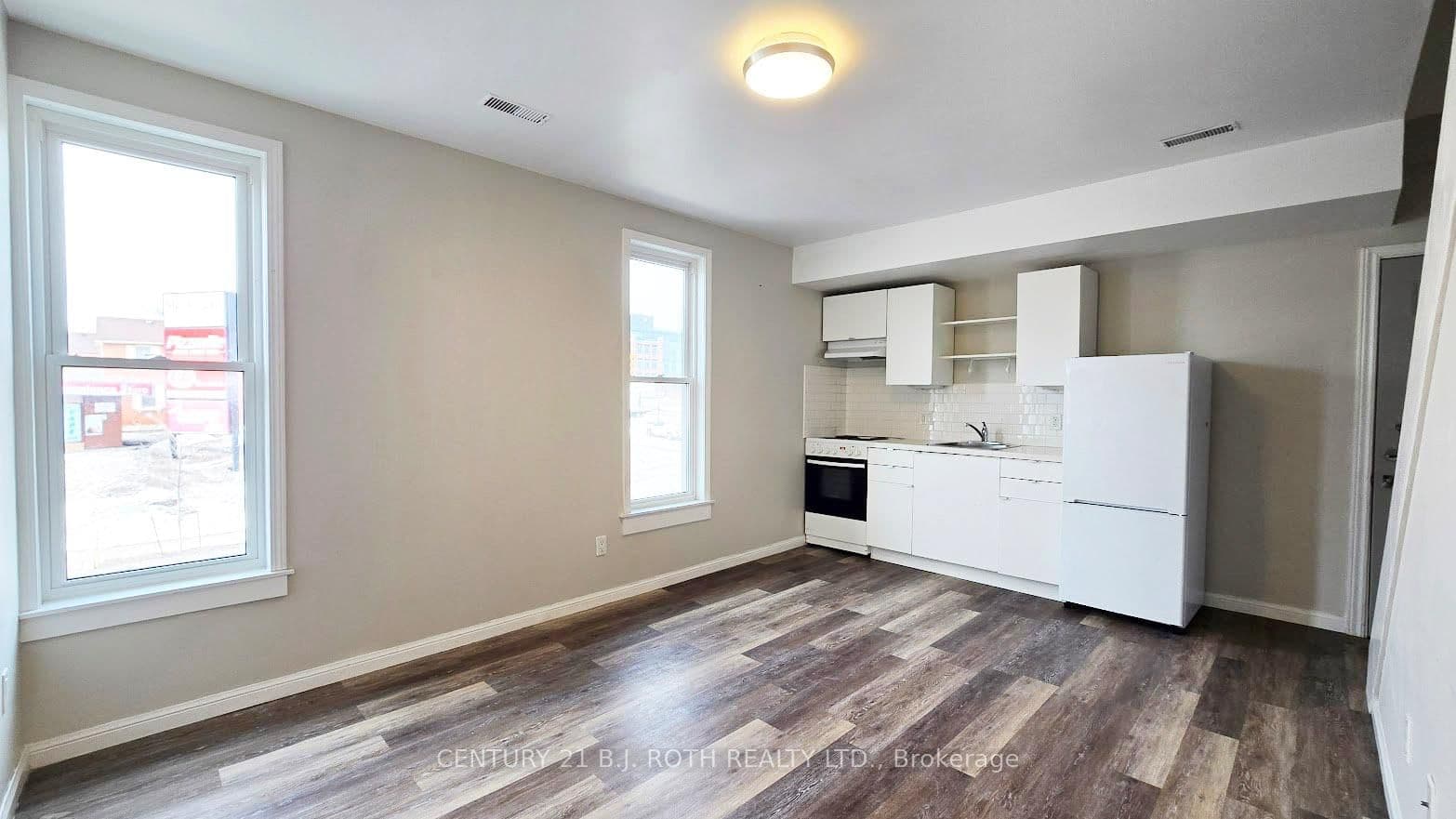 44 Front Street S, Unit 4