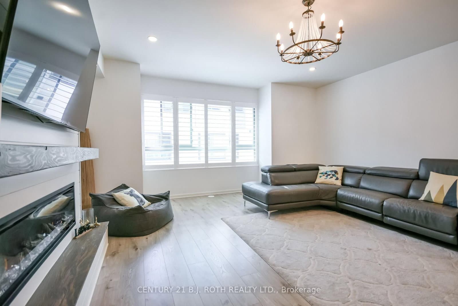 369 Essa Road, Unit 64