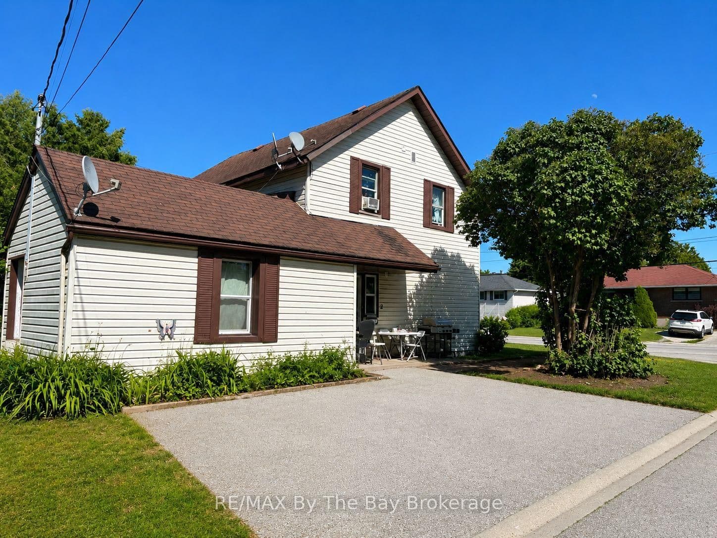 353 Ontario Street