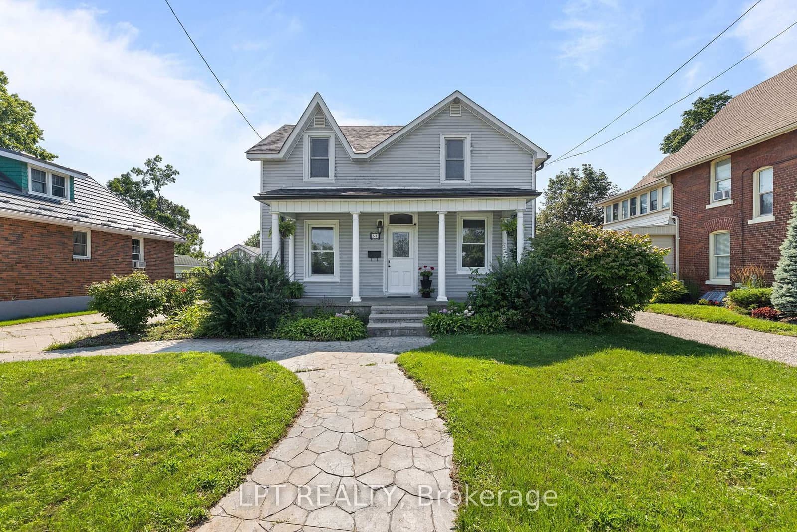 52 Parkside Drive E