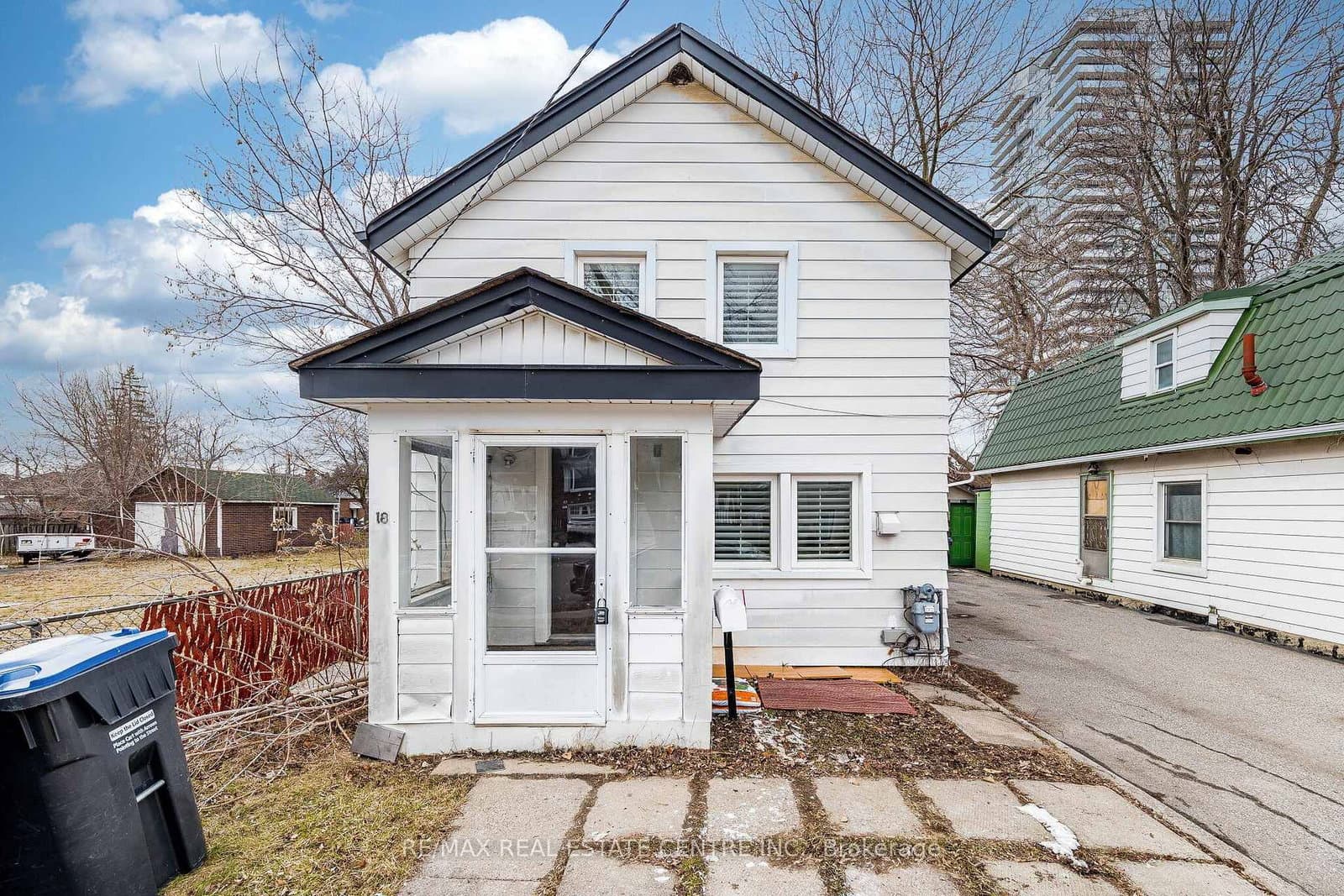 18 Hillcrest Avenue