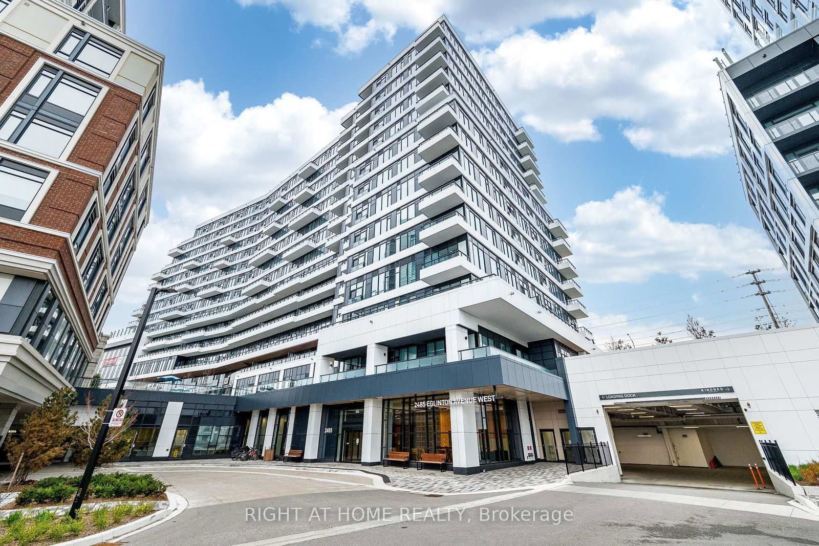 #418 - 2485 Eglinton Avenue W