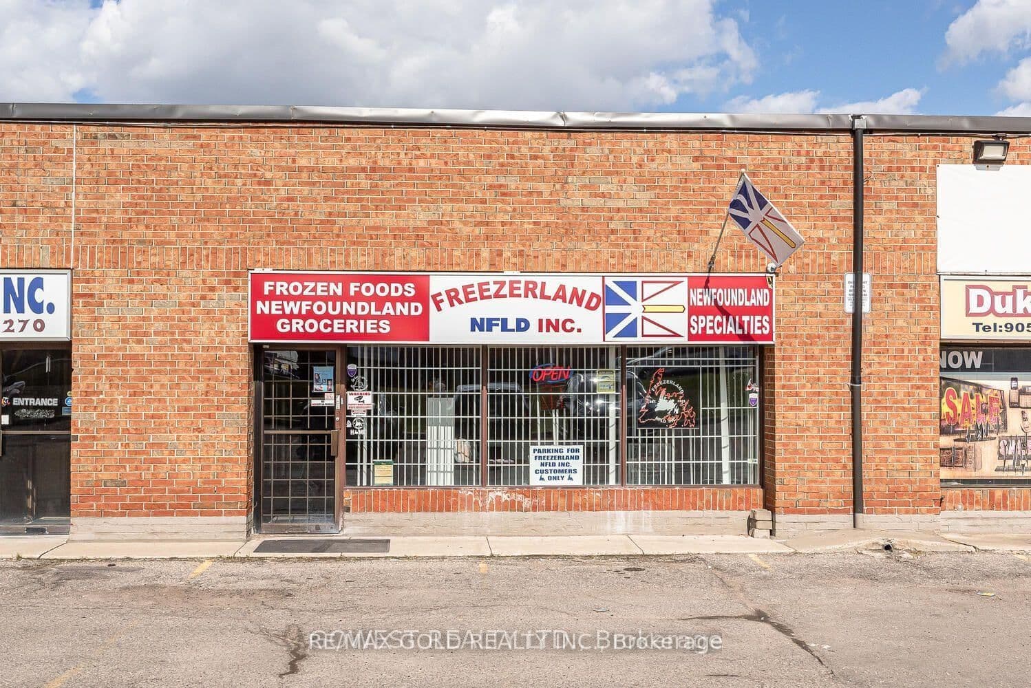 #3 - 8 Strathearn Avenue