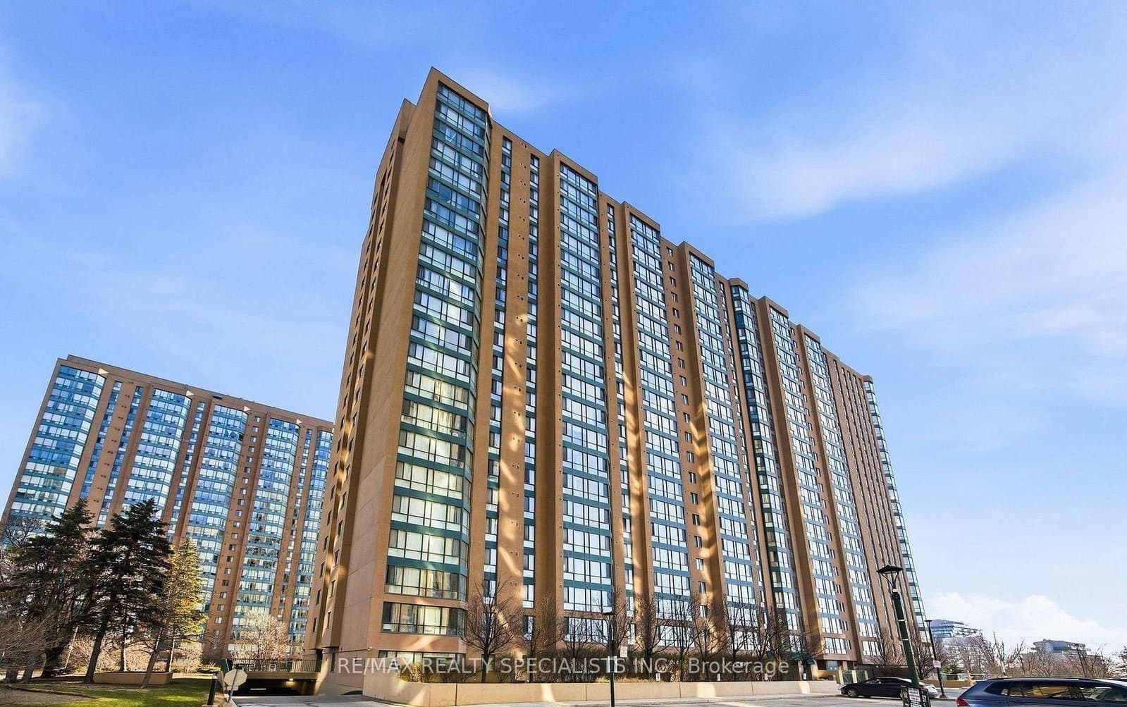 #1709 - 145 Hillcrest Avenue