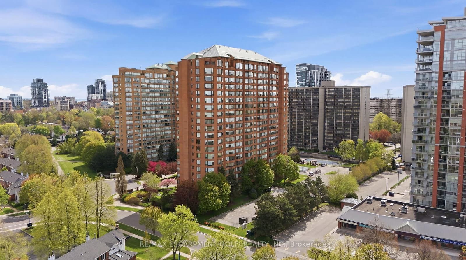 #208 - 1270 Maple Crossing Boulevard