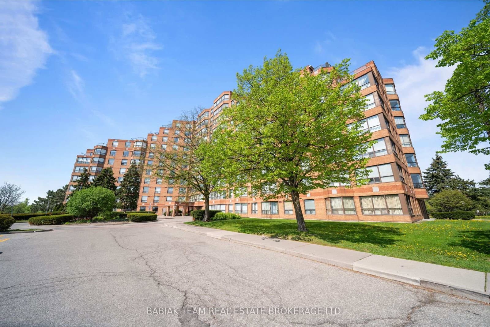 #202 - 6 Humberline Drive