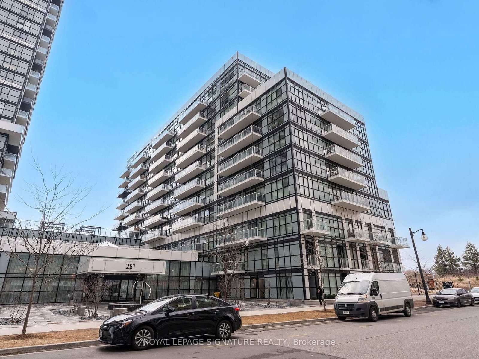 #132 - 251 Manitoba Street S