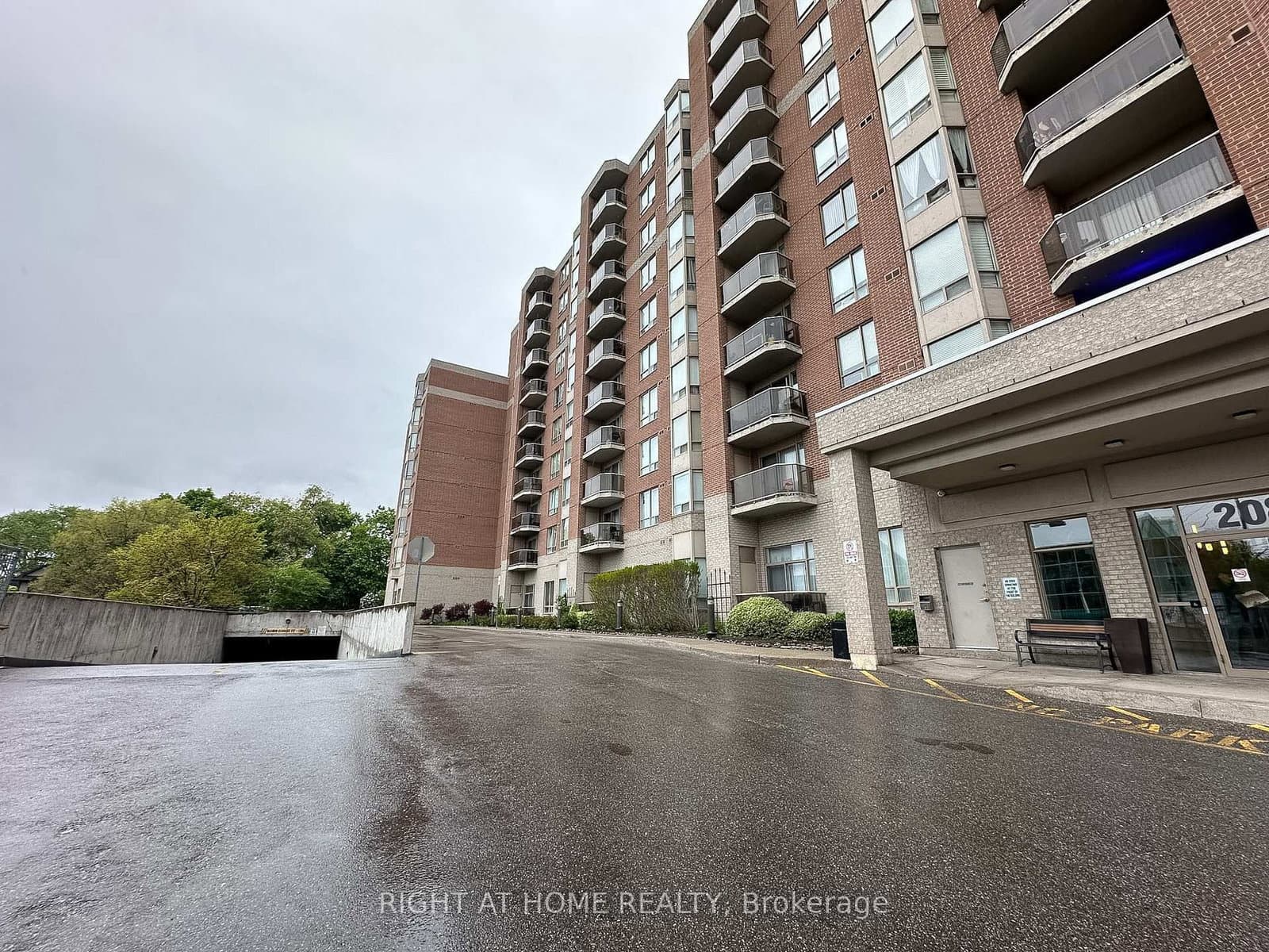 #702 - 2088 Lawrence Avenue W
