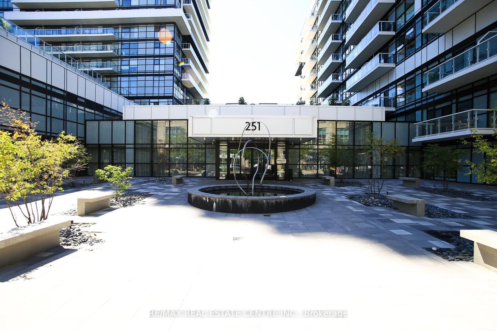 251 Manitoba Street, Unit 519