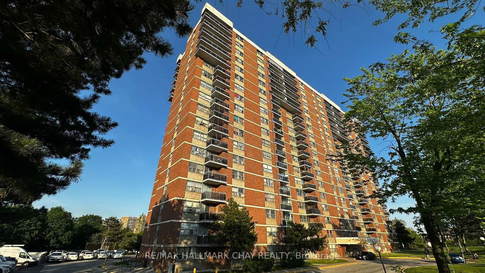 #905 - 2645 Kipling Avenue