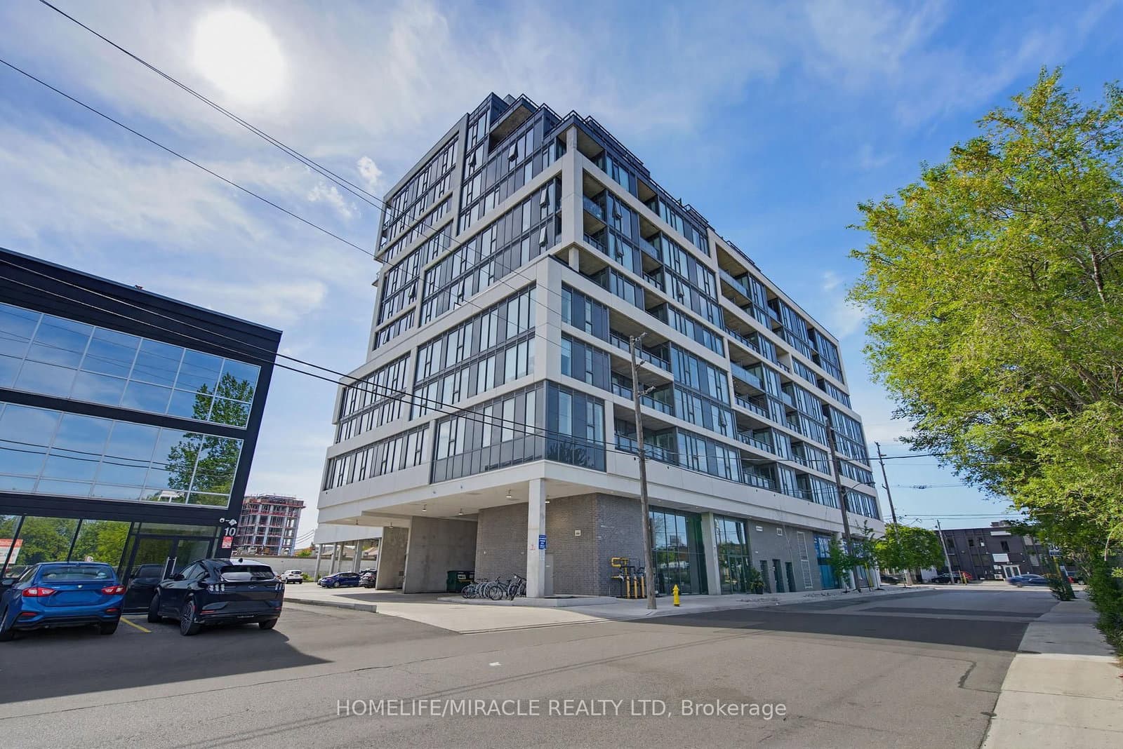 859 The Queensway, Unit 605
