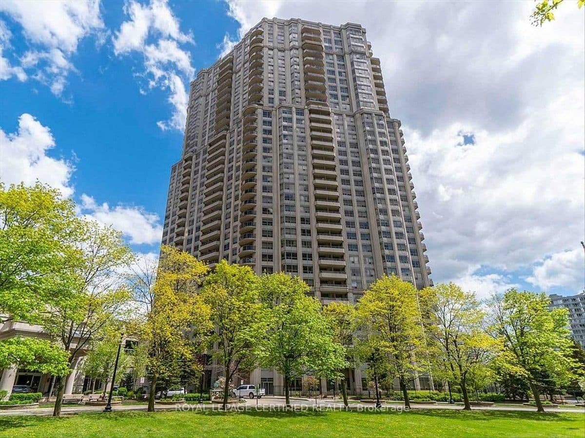 #1118 - 25 Kingsbridge Garden Circle