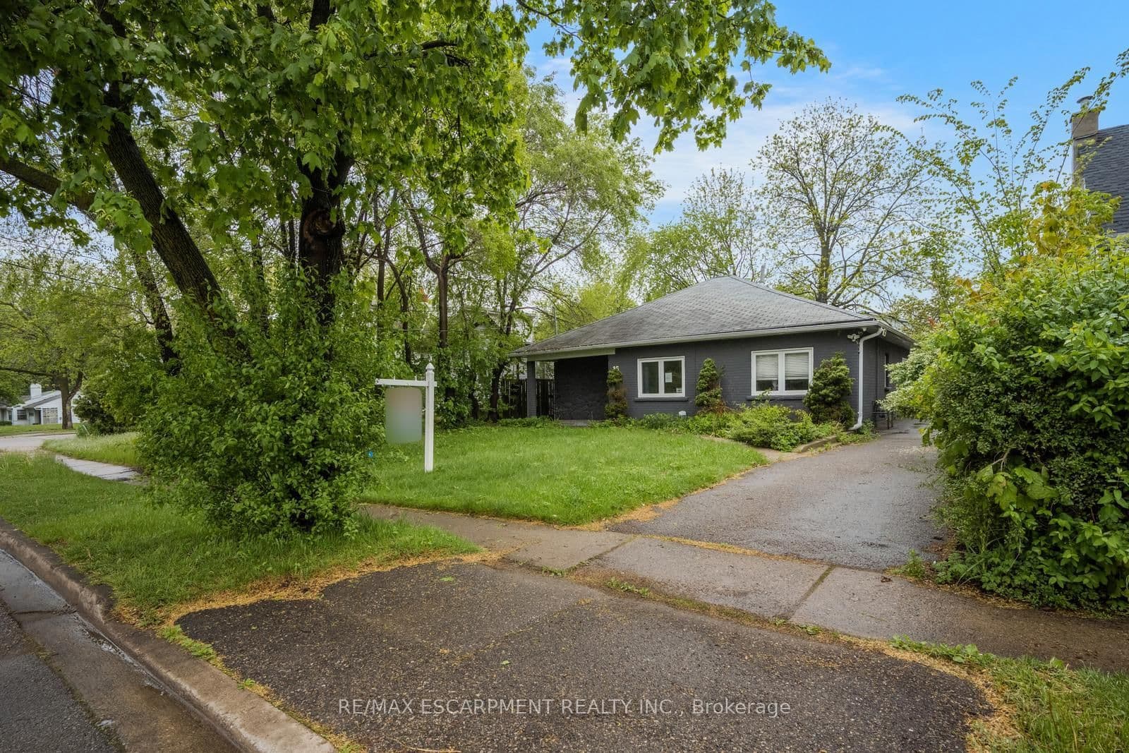 16 Woodward Avenue