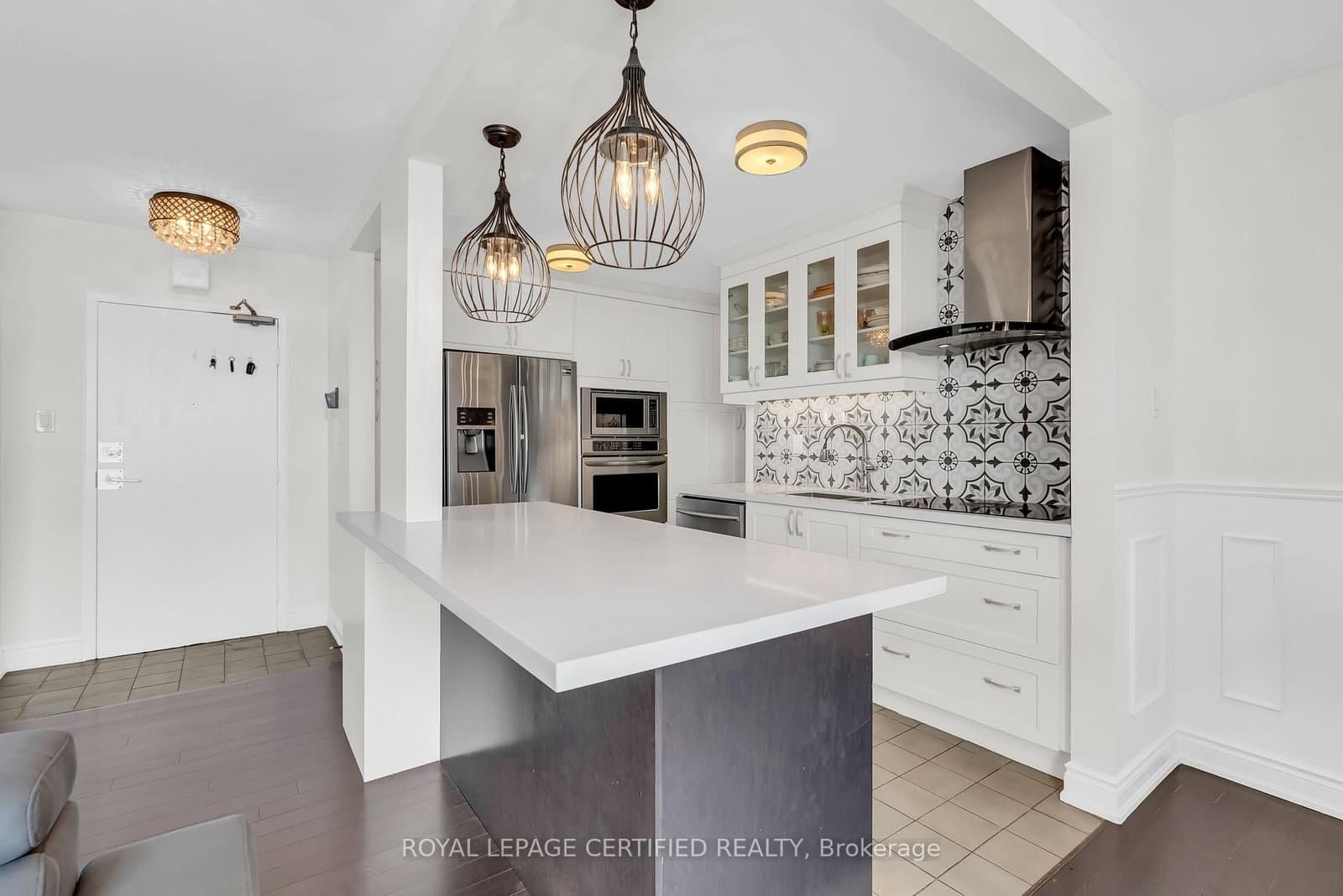 #1402 - 3170 Kirwin Avenue