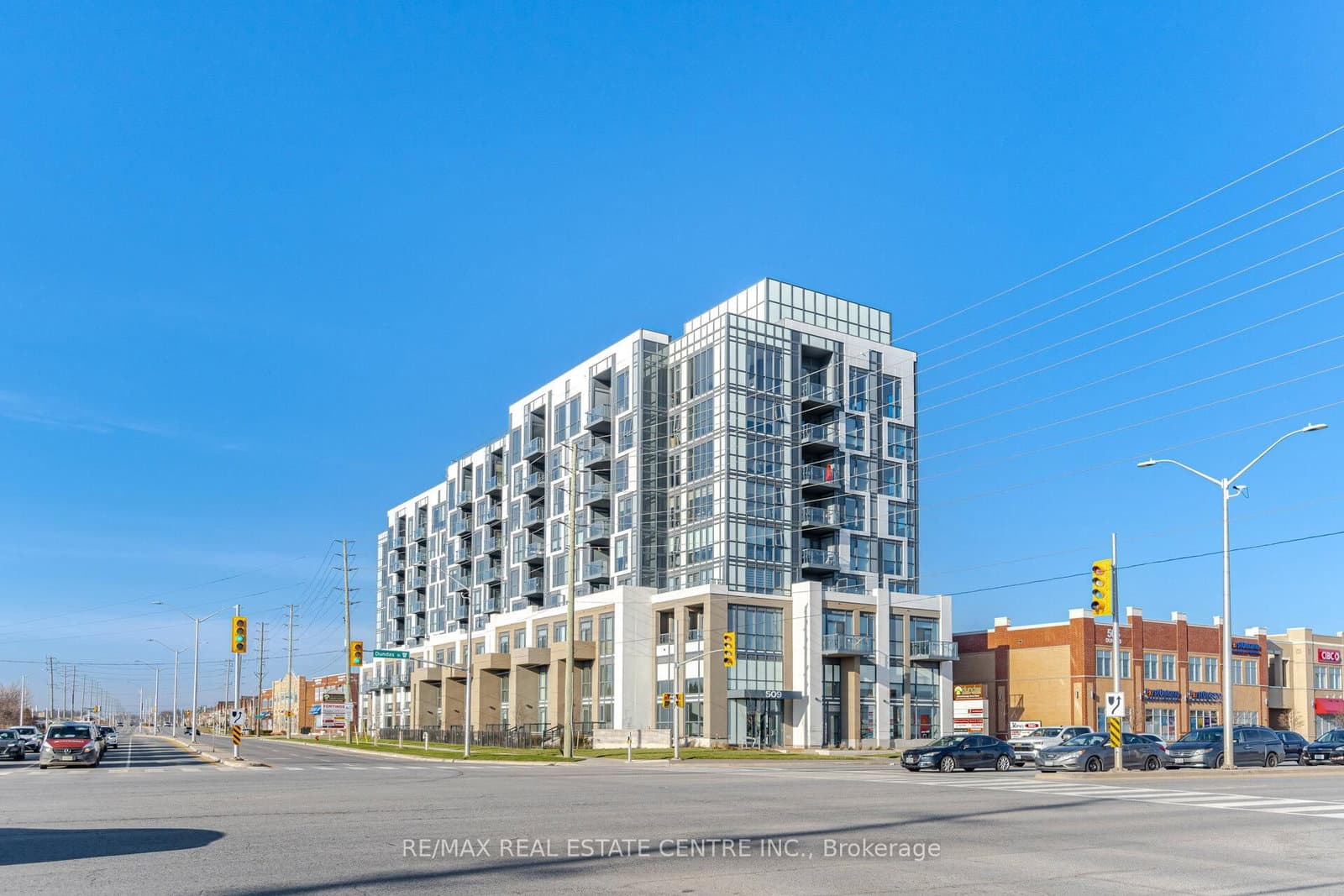#618 - 509 Dundas Street W