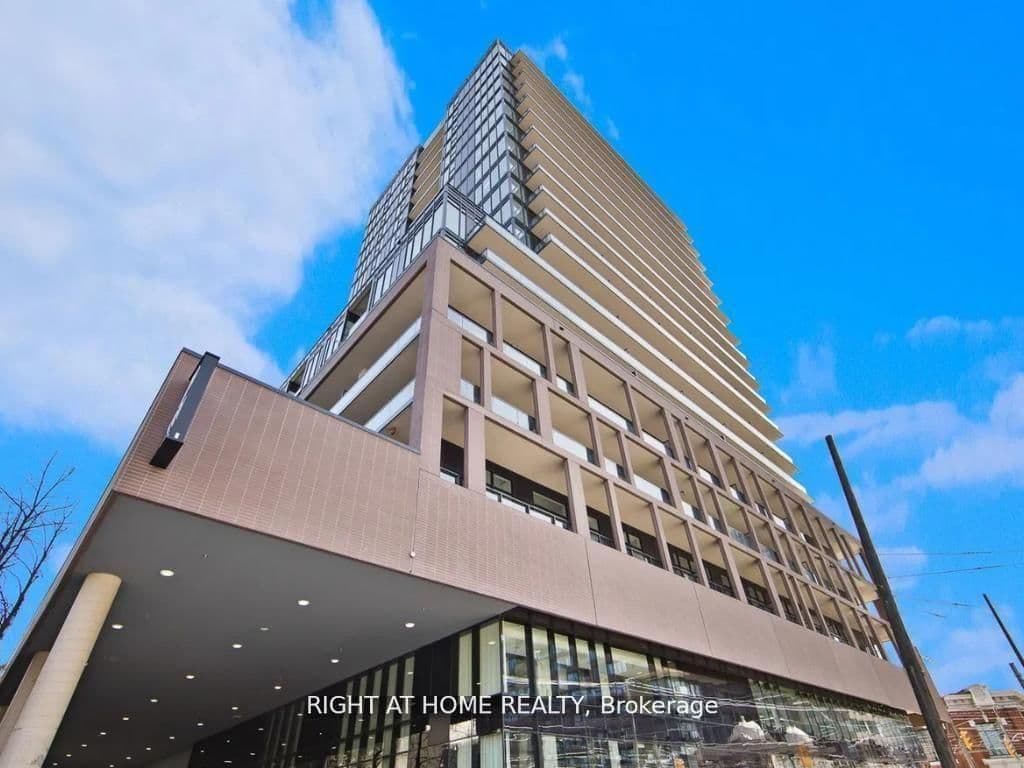 #704 - 285 Dufferin Street