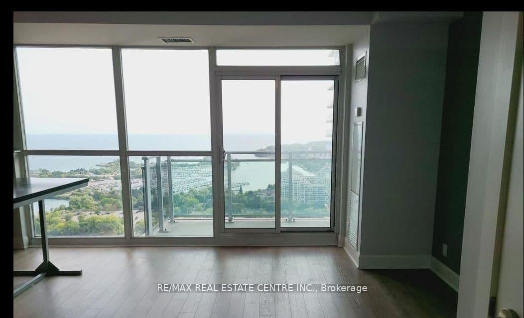 33 Shore Breeze Drive, Unit 3011