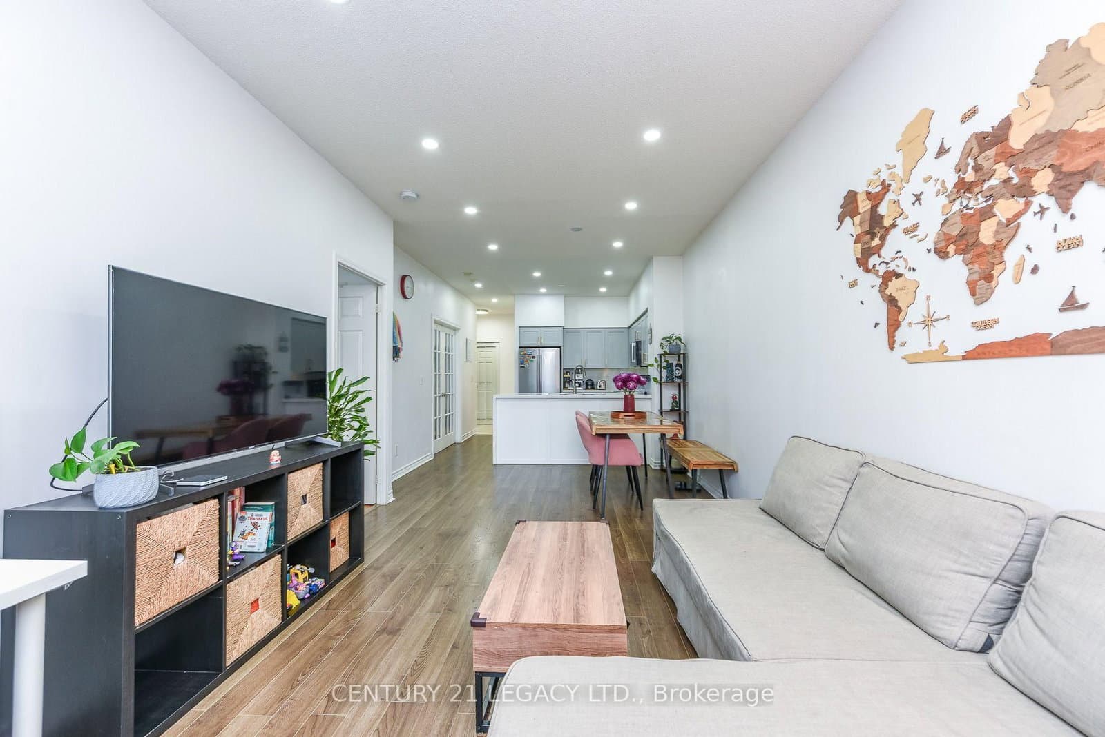 #701 - 388 Prince Of Wales Drive