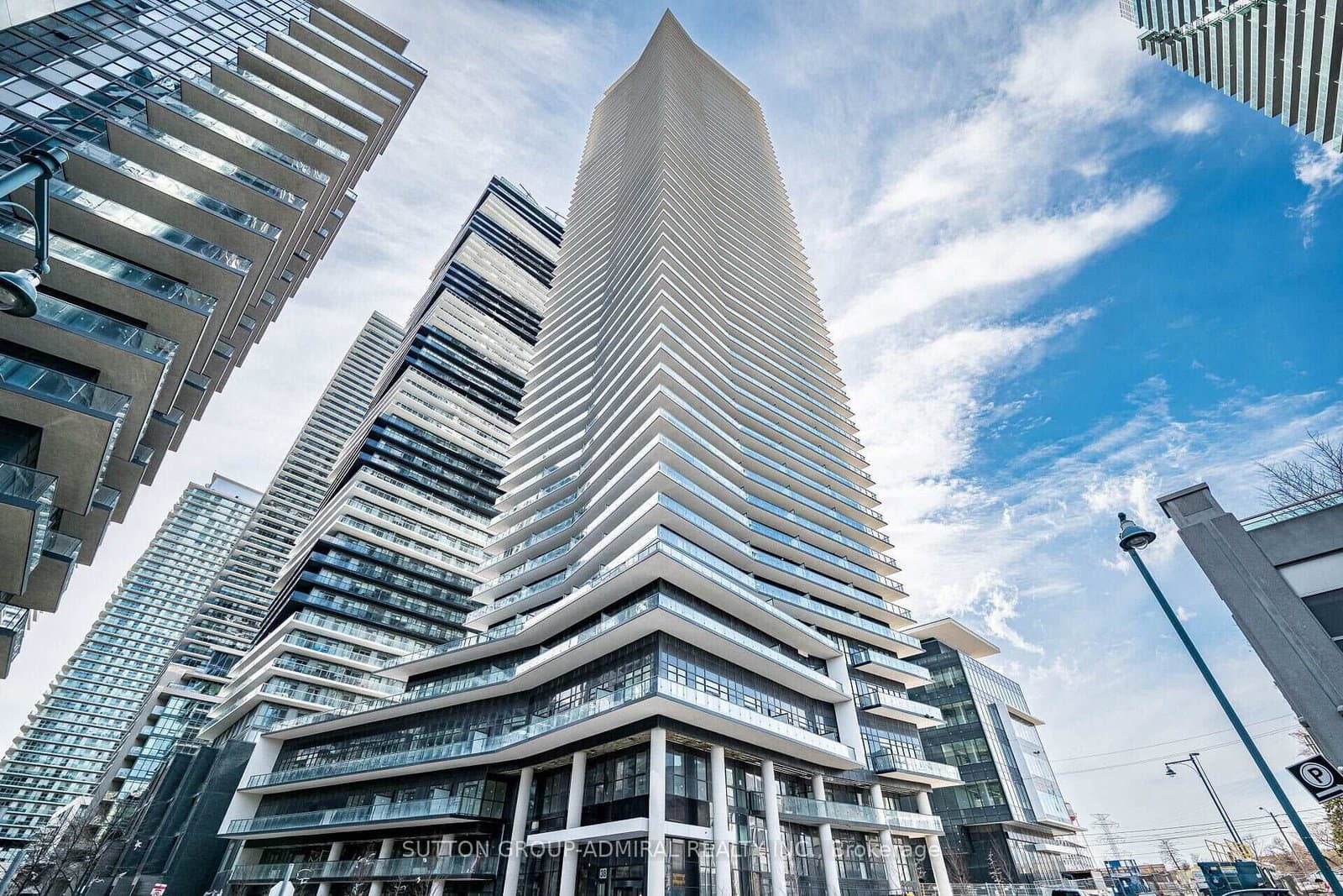 #4305 - 38 Annie Craig Drive
