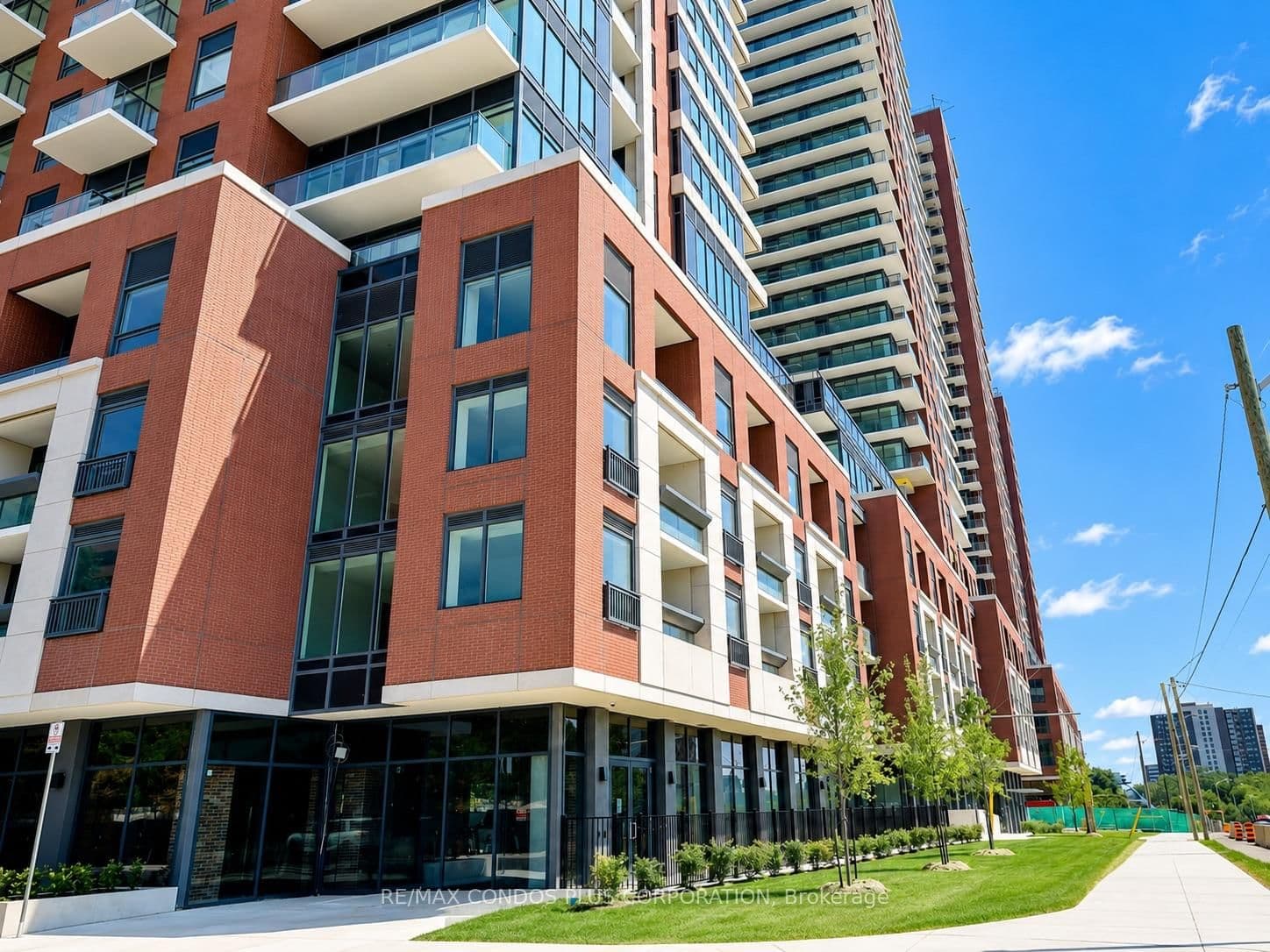 #424 - 4010 Eglinton Avenue W