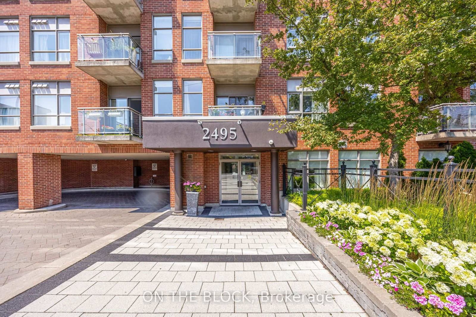 #107 - 2495 Dundas Street W