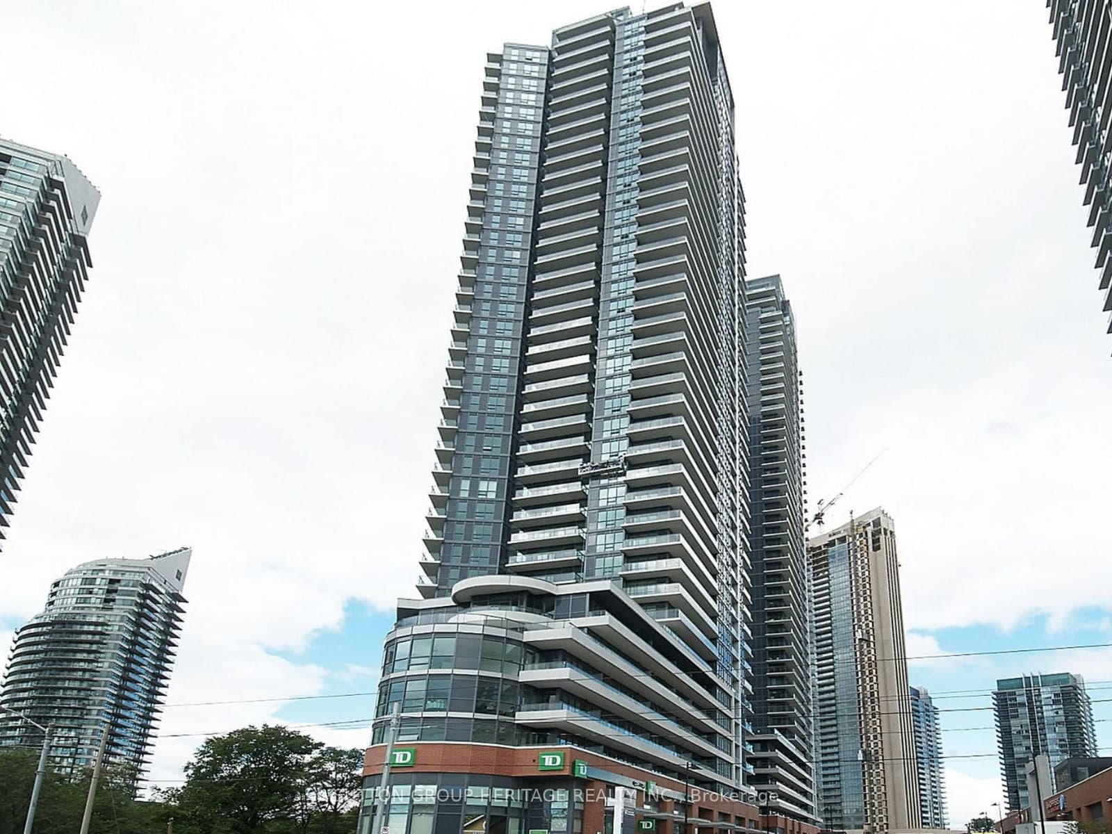 #907 - 2212 Lake Shore Boulevard W