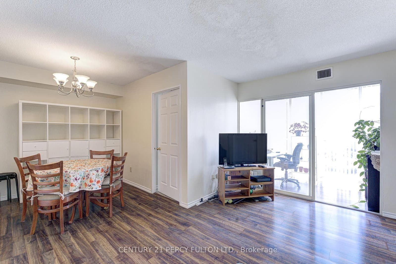 #2006 - 285 Enfield Place