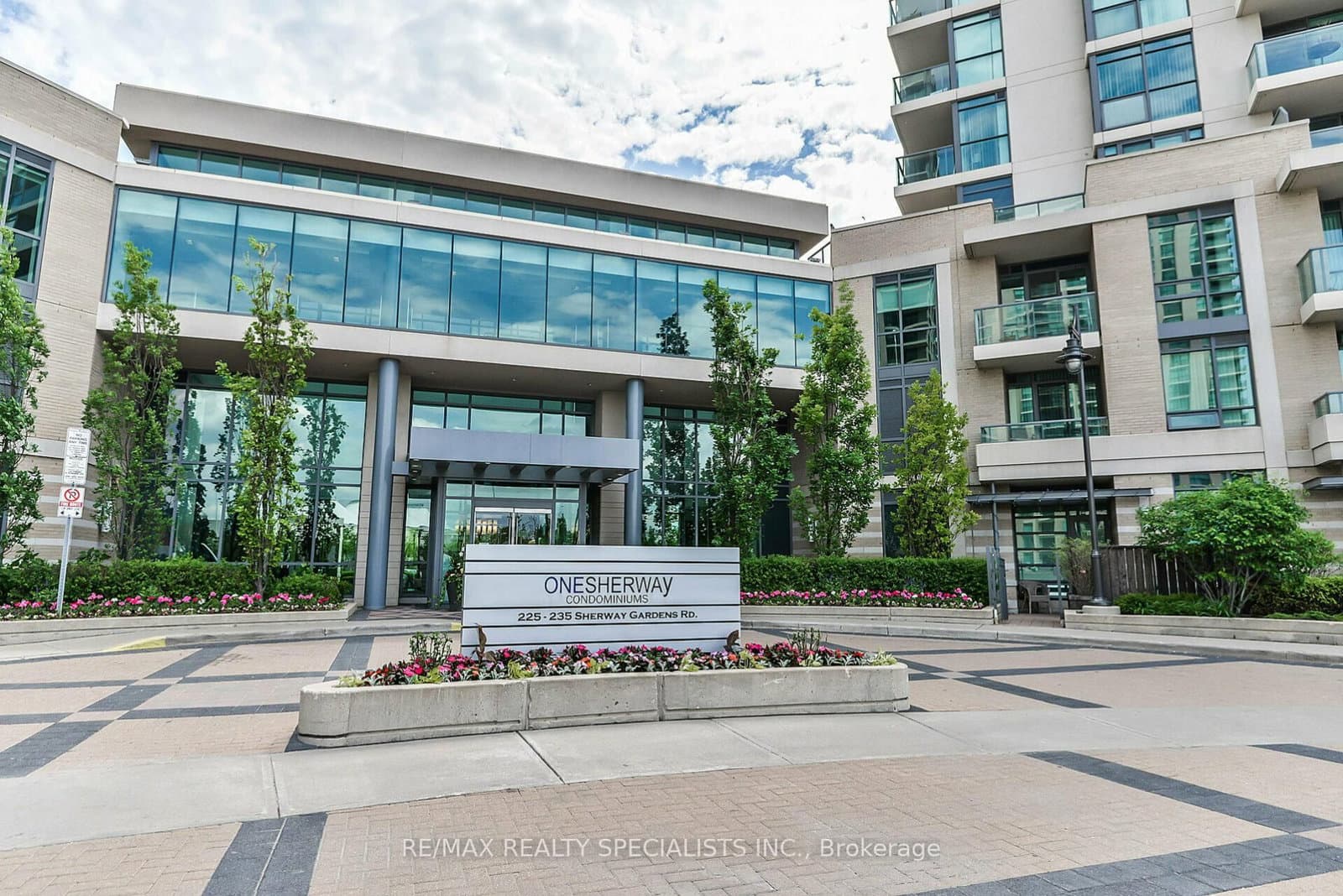 #1609 - 235 Sherway Gardens Road