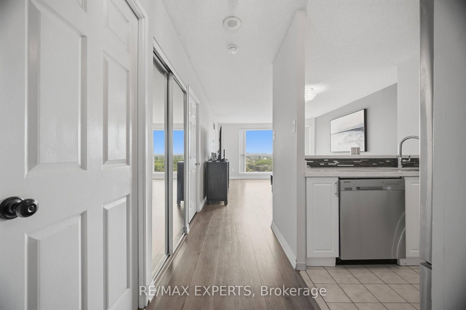 #1408 - 2155 Burnhamthorpe Road W