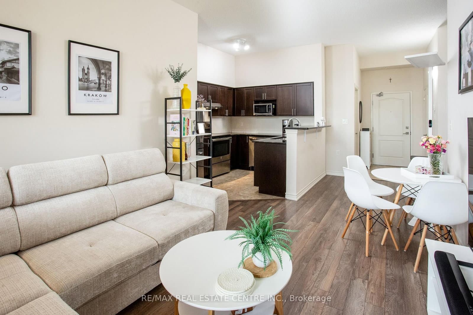 #412 - 1460 Main Street