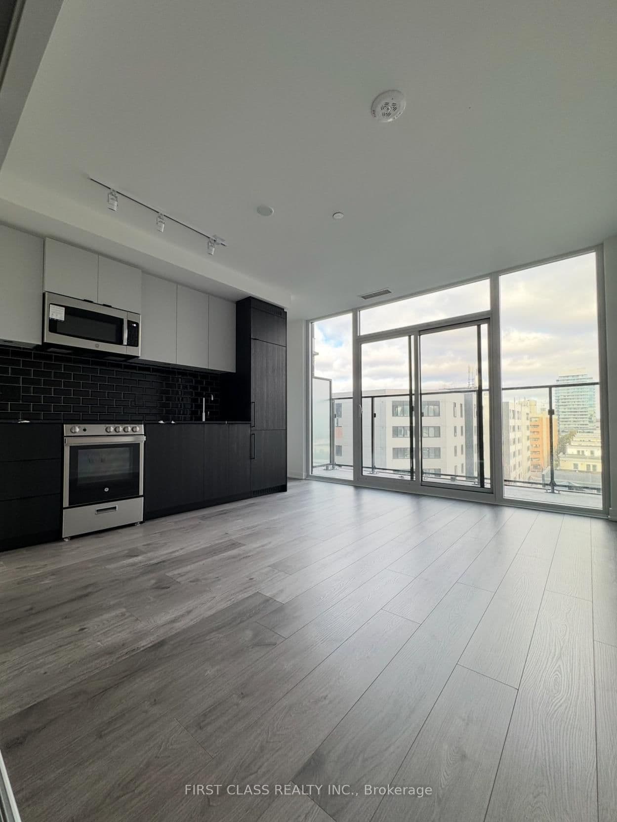 285 Dufferin Street, Unit 504