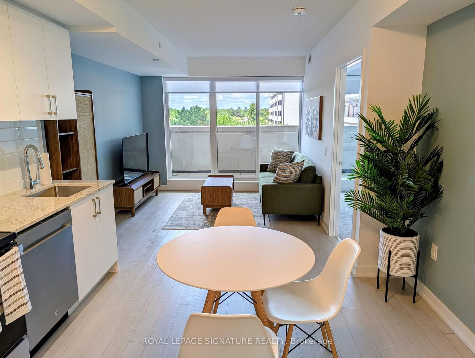 #509 - 4010 Eglinton Avenue W