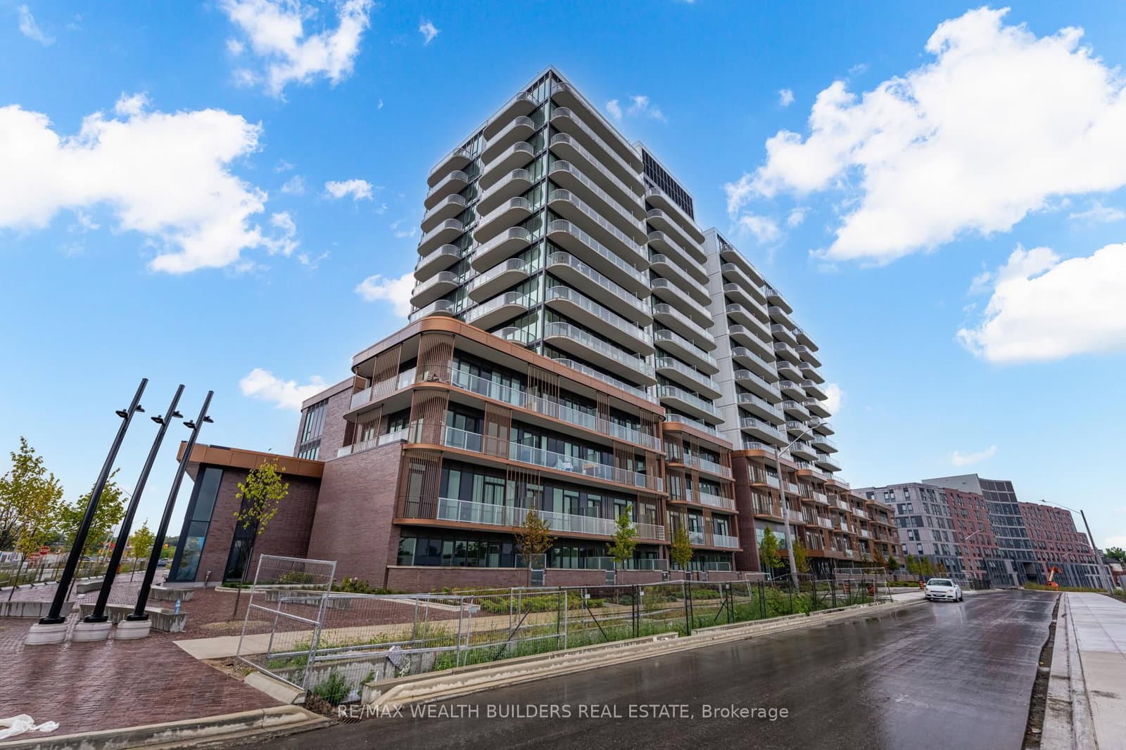 220 Missinnihe Way, Unit 714