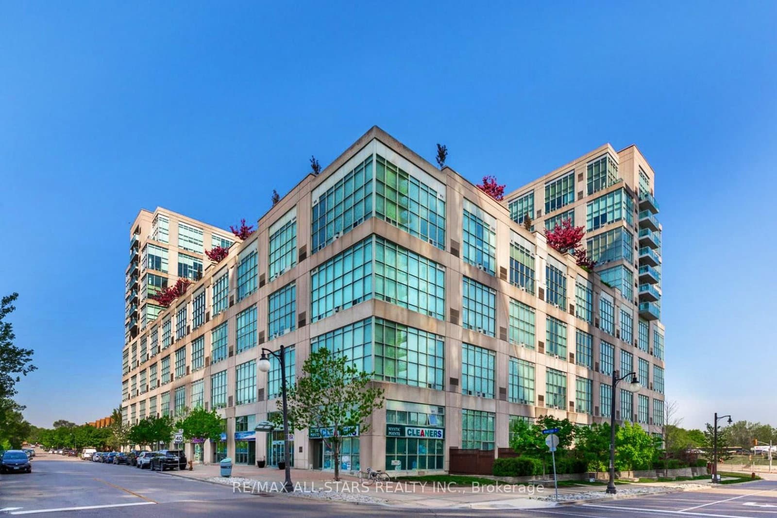 #621 - 250 Manitoba Street