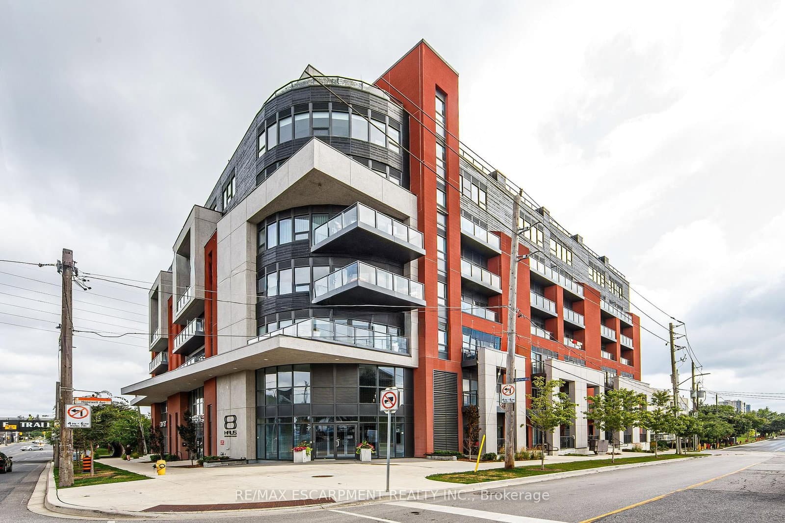 #112 - 2433 Dufferin Street