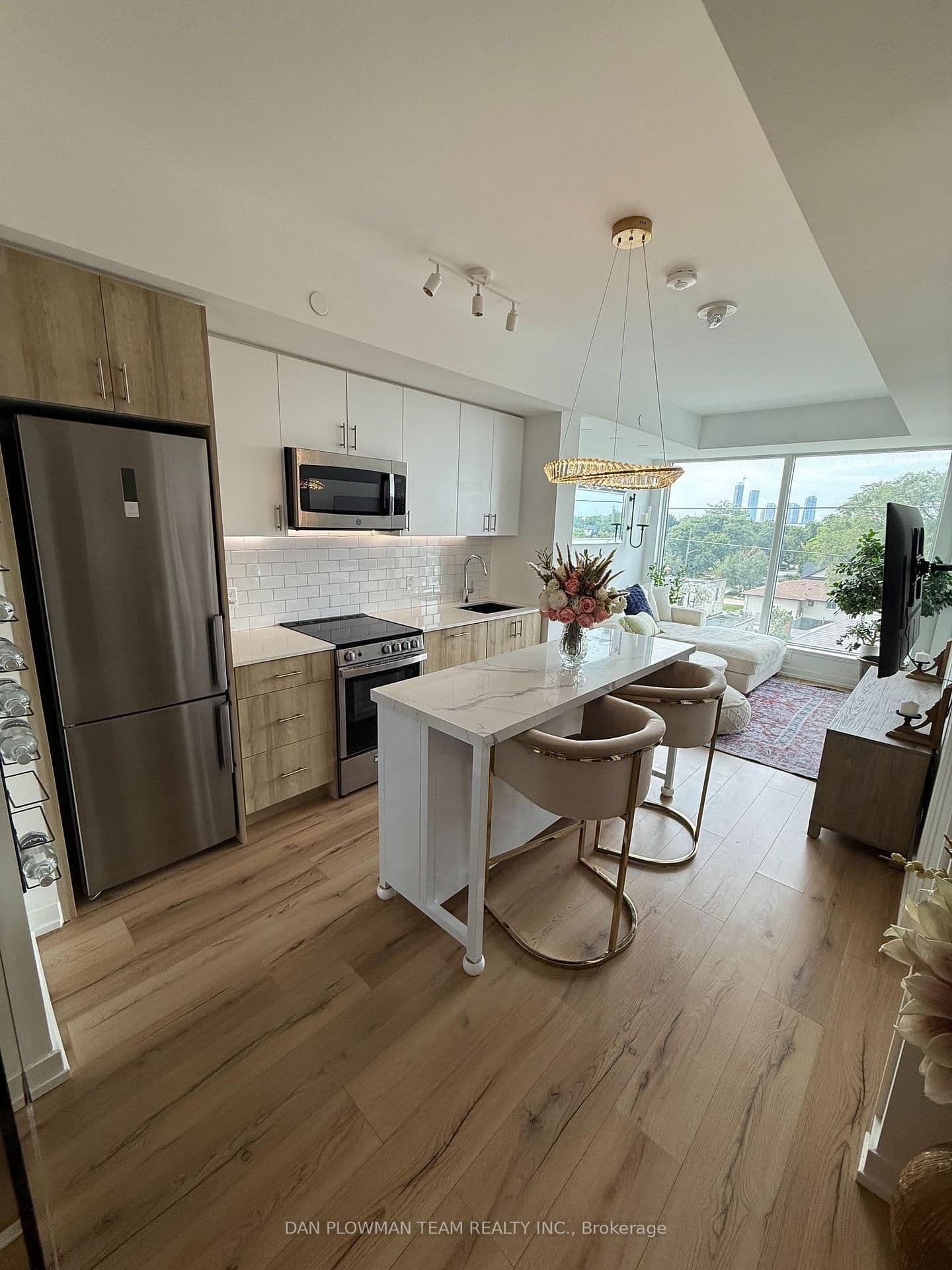 1195 The Queensway, Unit 405