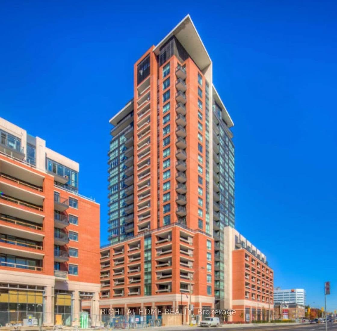 #B-31 - 800 Lawrence Avenue W