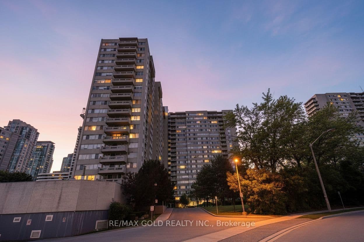 #1913 - 3590 Kaneff Crescent
