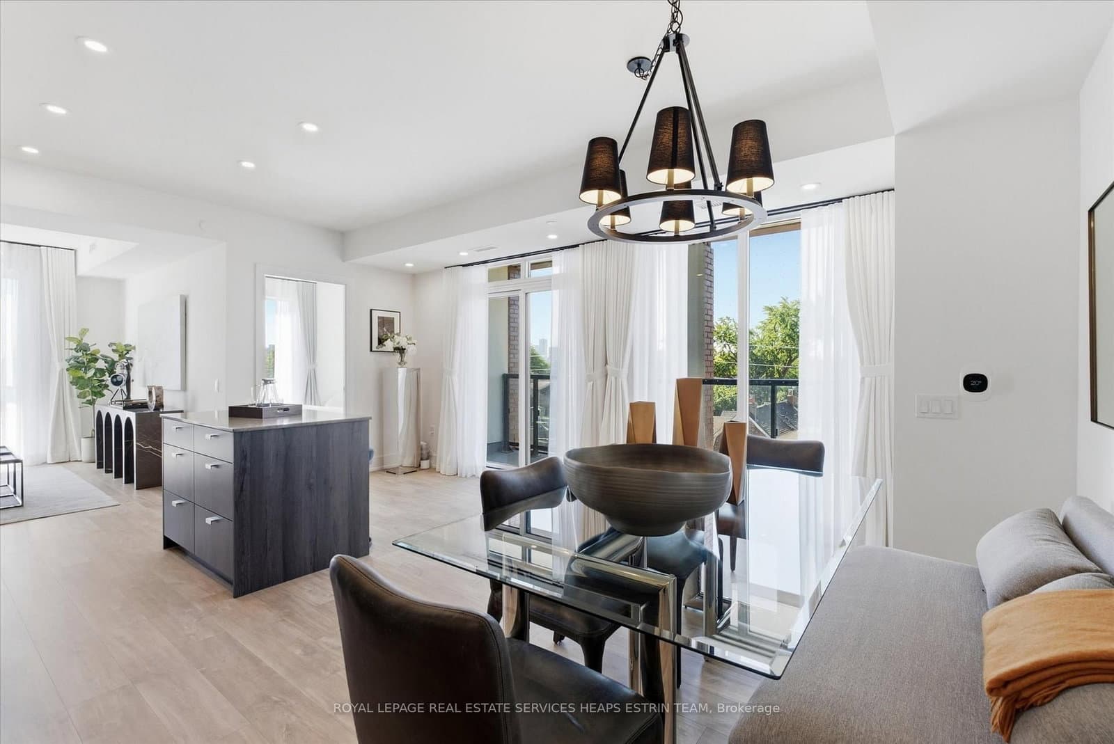 #328 - 858 Dupont Street
