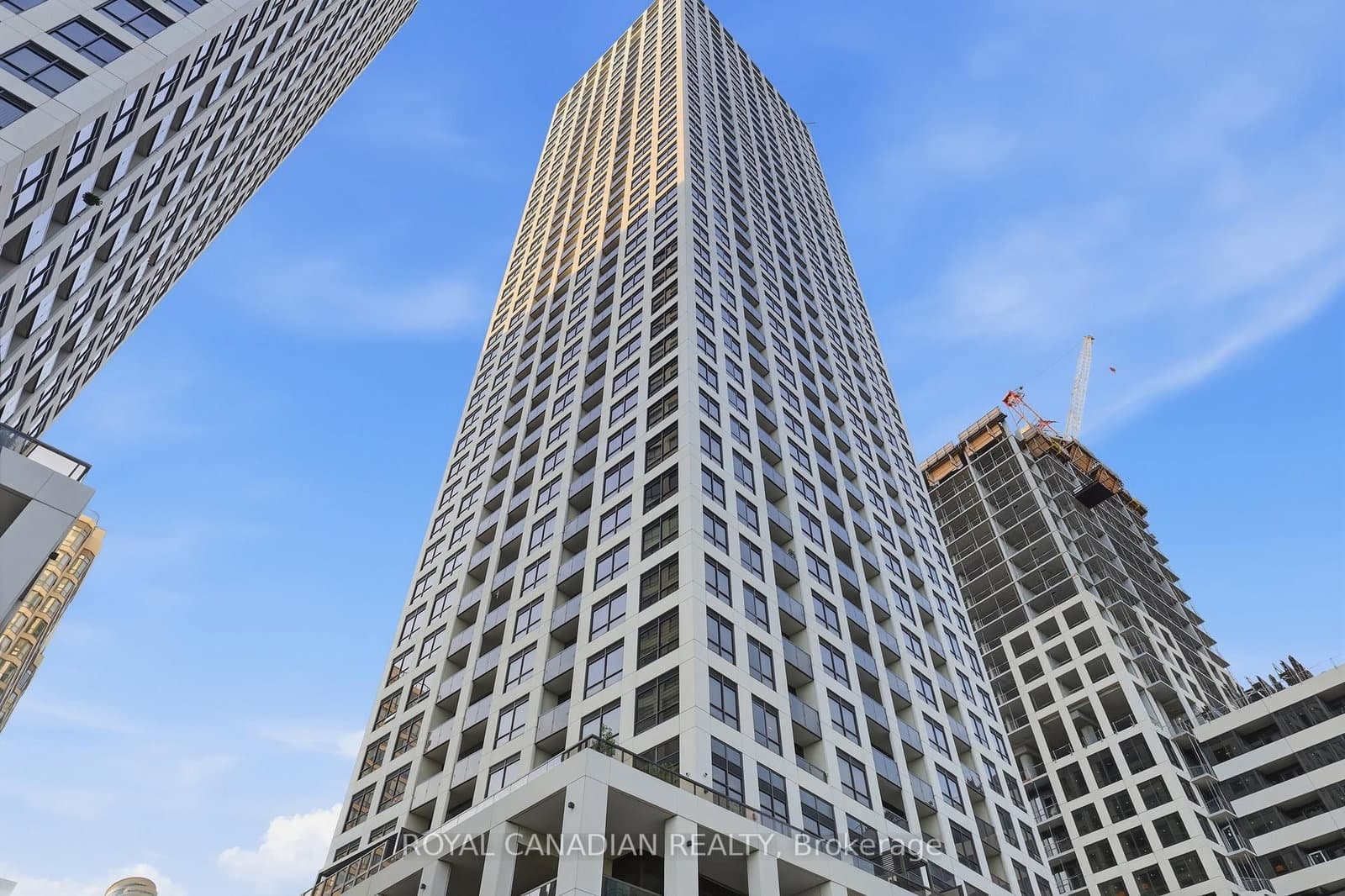#PH 02 - 30 Elm Drive W