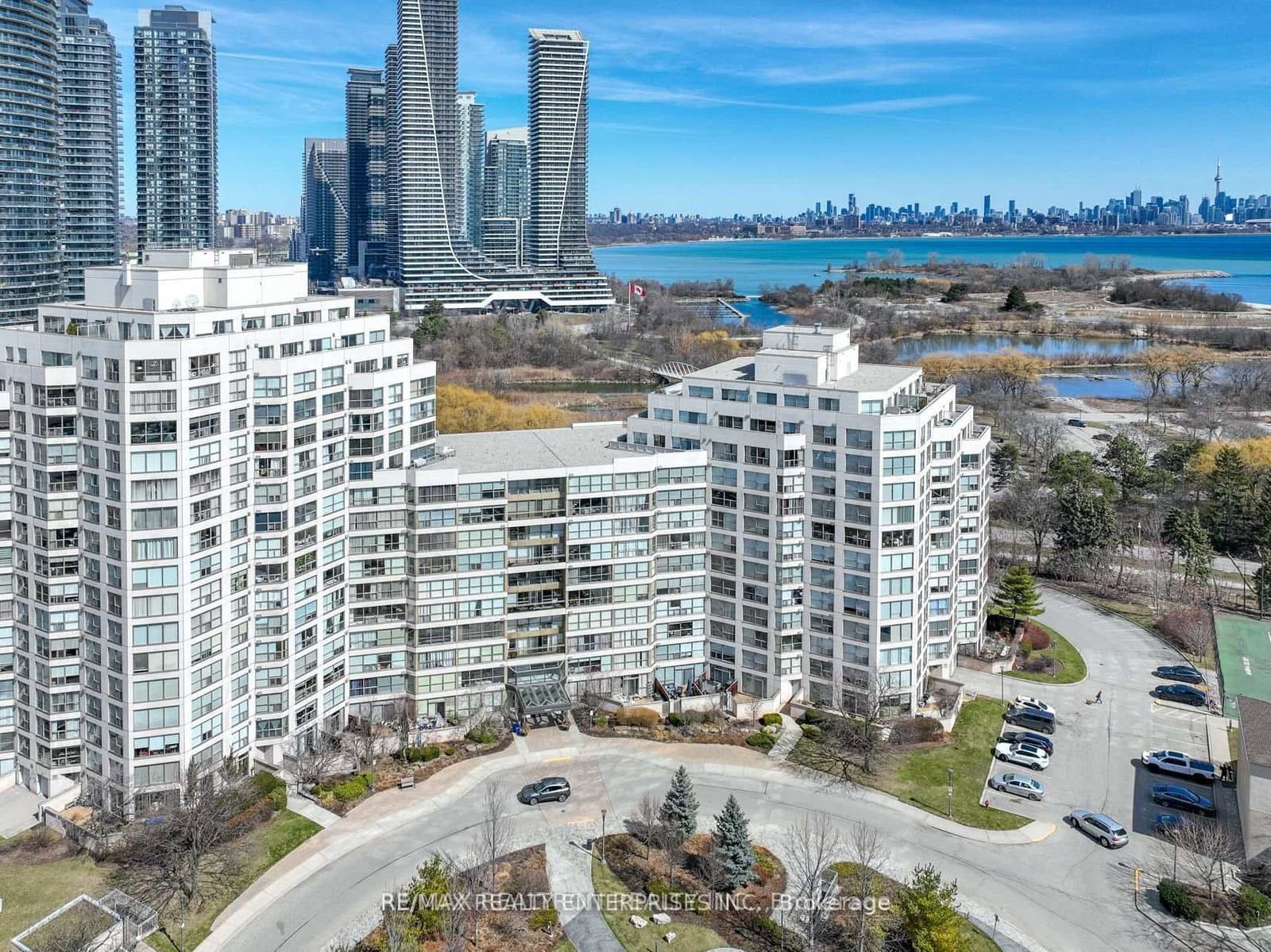 #607 - 2261 Lake Shore Boulevard W