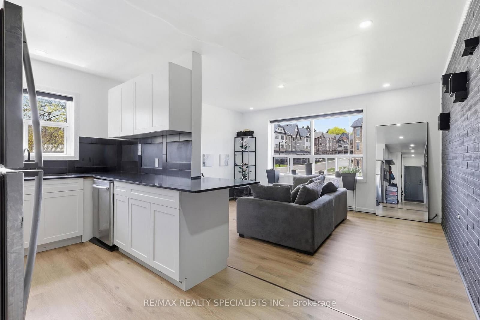 #20 - 63 First Street